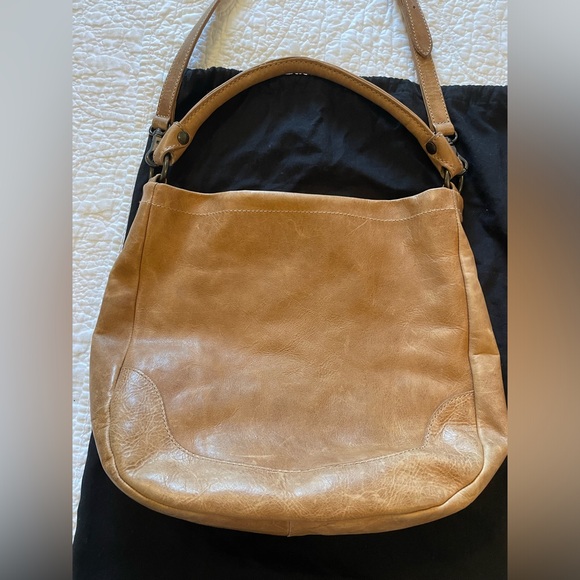 Frye Melissa Hobo and Zip Wallet in Beige in EUC - Picture 10 of 16